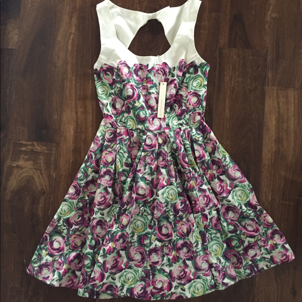 •LC by Lauren Conrad• keyhole back floral dress